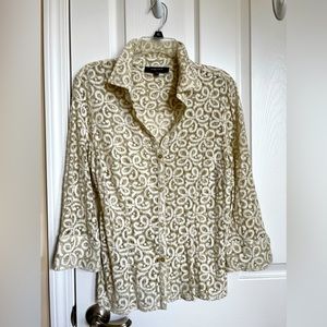 Jones Wear, beige floral Stretchy lace 3/4 sleeve blouse. Size 14.